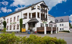 Hotel Landgasthof Zum Siebenbachtal à Strotzbüsch Exterior photo