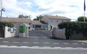 Tour Hôtel Lesparre-Médoc Exterior photo