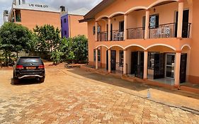 Villa contemporaine Yaoundé Exterior photo