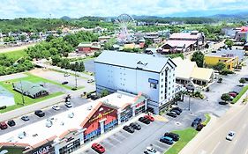 Mountain Vista Inn & Suites - Parkway Pigeon Forge Exterior photo