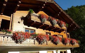 Pension Appartement Ambrosi Heiligenblut Exterior photo