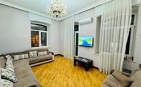 View Of Baku Boulevard Apartment By Bea Paradise Exterior photo