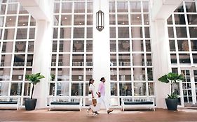 Hotel Pullman Cairns International Exterior photo