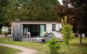 Hotel Huttopia Etang Fouché à Arnay-le-Duc Exterior photo