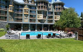 Whistler Cascade Lodge Suite Wifi Cable Tv Pool Hot Tubs Sauna Gym Parking Exterior photo