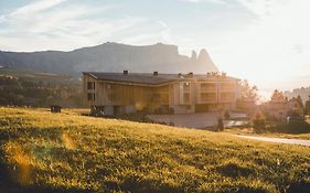 Icaro Hotel Alpe Di Siusi Exterior photo