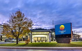 Comfort Inn Montreal Aeroport Pointe-Claire Exterior photo