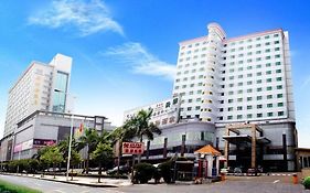 Metropolitan Hotel Dongguan  Exterior photo