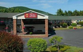 Clarion Inn & Suites At The Outlets Of Lac George Exterior photo