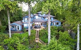 Snug Harbour Inn Ucluelet Exterior photo