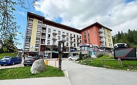 Hotel Crocus Štrbské Pleso Exterior photo