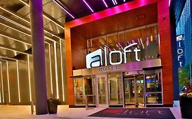 Hotel Aloft Chicago Mag Mile Exterior photo