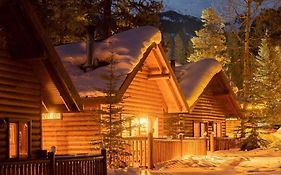 Hotel Baker Creek By Basecamp à Lake Louise Exterior photo