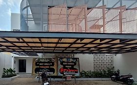 Urbanview Hotel Subali Purwokerto Exterior photo