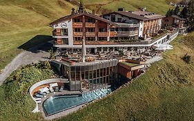 Hotel Goldener Berg Lech Exterior photo