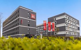 Hotel Ibis Duesseldorf Airport Exterior photo