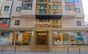 Hotel Ramada By Wyndham Istanbul Taksim Exterior photo