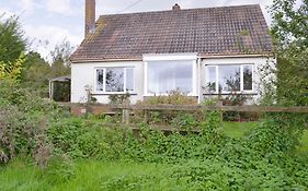 Walters Cottage Pilton Exterior photo