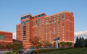 Hotel Courtyard By Marriott Ottawa East Exterior photo