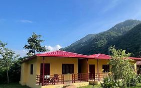 Hotel Nayar Valley Retreat à Lansdowne Exterior photo