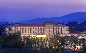 Sheraton Addis, A Luxury Collection Hotel, Addis-Abeba Exterior photo