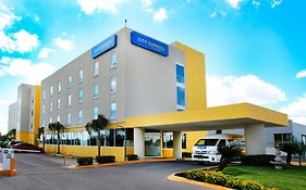 Hotel City Express By Marriott Reynosa Exterior photo