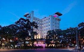 Hotel Moxy Bandung Exterior photo