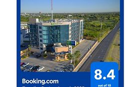 Holiday Inn Express Nuevo Laredo By Ihg Exterior photo