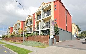 Aparthotel The Terraces At Ocean Beach à Mount Maunganui Exterior photo