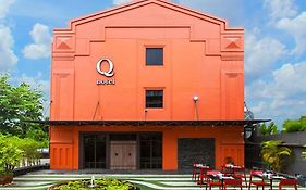 Q Hotel Bangkok Exterior photo