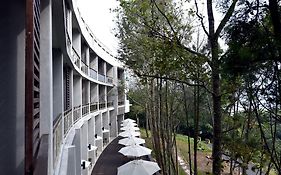 Hotel Sun Moon Lake Bamboo Rock Garden à Yuchi Exterior photo