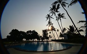 Hotel Laya Beach à Wadduwa Exterior photo