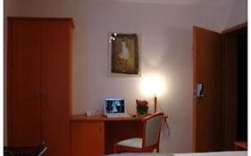 Hotel South Charleroi Airport Room photo
