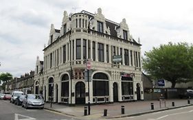 Hotel Duke Of Fife à Barking  Exterior photo