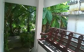 Appartement Coconut Grove à Kochi Exterior photo