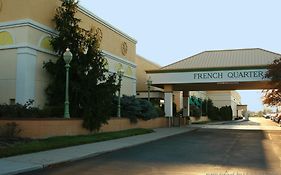 Holiday Inn Perrysburg French Quarter Exterior photo