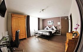 Apado-Hotel Garni Hombourg Room photo