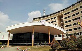 Rhr Hotel At Uniten Kajang Exterior photo