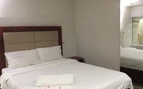 Cherry Midtown Hotel Olongapo Room photo