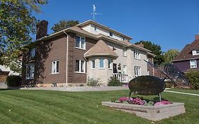 Bed and Breakfast Butterfly Manor à Niagara Falls Exterior photo