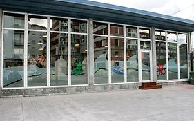 Mundaka Hostel & Sports Cafe Exterior photo