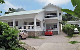 Rowsvilla Guest House Beau Vallon  Exterior photo