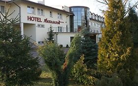 Hotel Ambasador Chojny Łódź Exterior photo