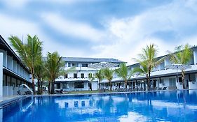 Coco Royal Beach Resort Wadduwa Exterior photo