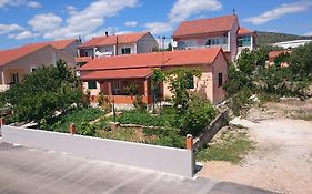 Holiday Home Dutch Šibenik Exterior photo