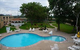 The Biltmore Hotel & Suites Main Avenue Fargo Exterior photo