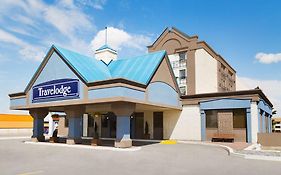 Travelodge Calgary Macleod Trail Exterior photo