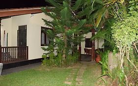 Isuri Villa Kalutara Exterior photo