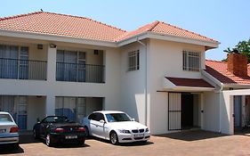 17 On 13Th Guest House Edenvale Exterior photo