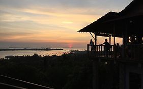 Cocohuts Hotel Îles Îles Karimunjawa Exterior photo